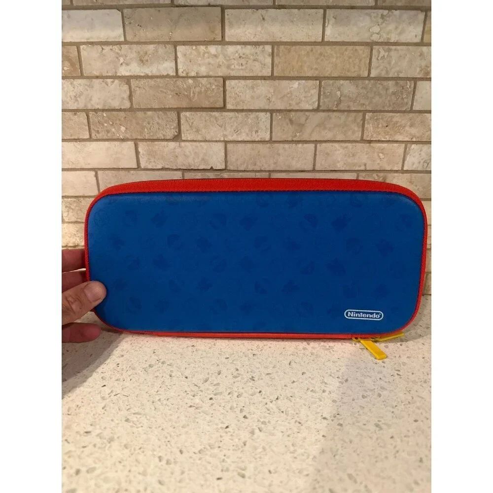 carrying case for the Nintendo Switch‎ Mario Red & Blue Edition.